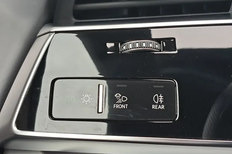 Audi Q8 din 2022 cu 20.467 km - oferta AUD166578 - foto 26