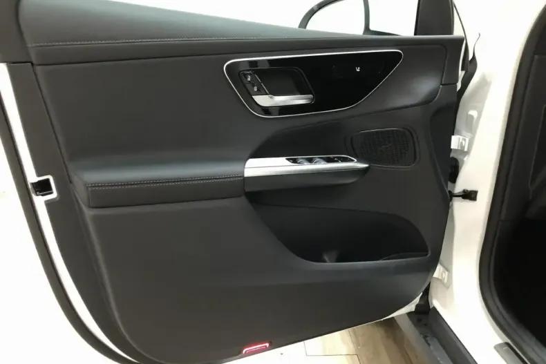 Mercedes-Benz GLC 220 din 2023 cu 28.200 km - oferta MER166593 - foto 18