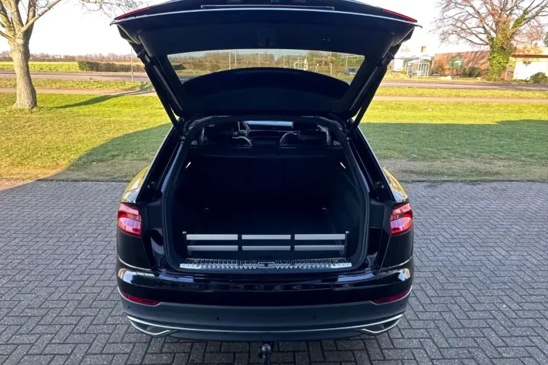 Audi Q8 din 2022 cu 75.800 km - oferta AUD166597 - foto 6