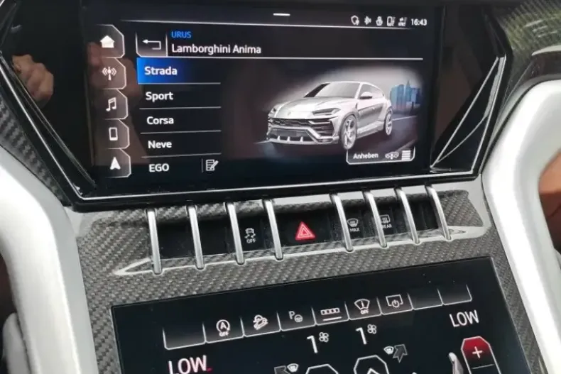 Lamborghini Urus din 2022 cu 45.199 km - oferta LAM166615 - foto 10