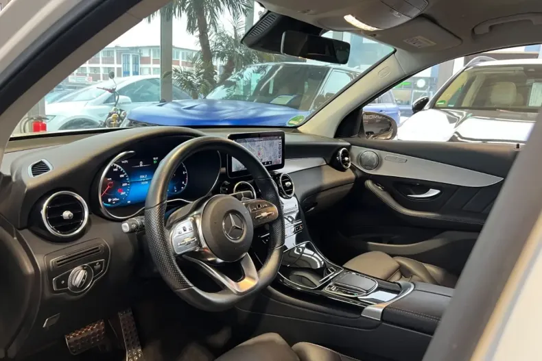 Mercedes-Benz GLC 220 din 2022 cu 35.500 km - oferta MER166622 - foto 2