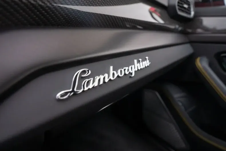 Lamborghini Urus din 2022 cu 7.900 km - oferta LAM166626 - foto 22