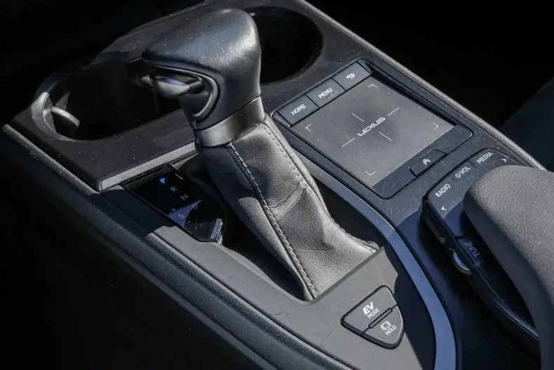 Lexus UX din 2022 cu 45.813 km - oferta LEX166660 - foto 26