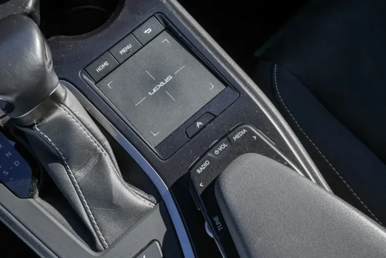 Lexus UX din 2022 cu 45.813 km - oferta LEX166660 - foto 27