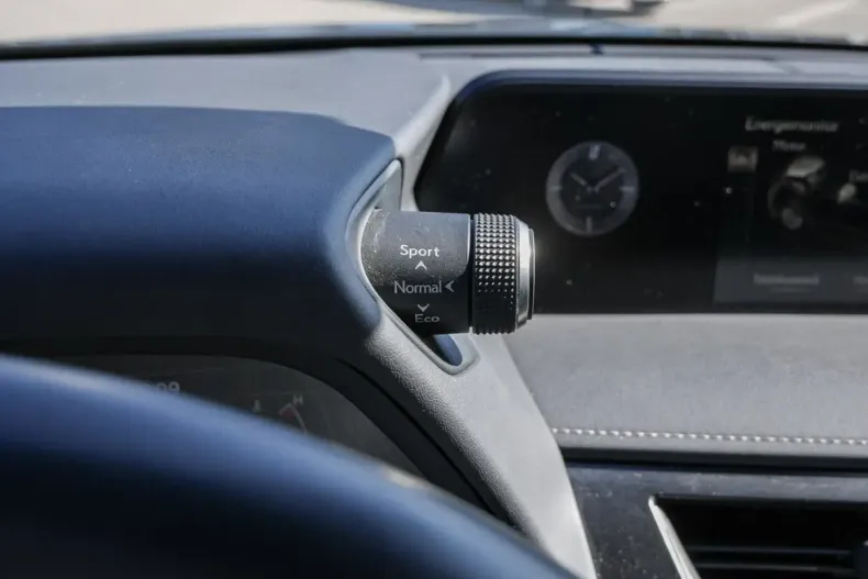 Lexus UX din 2022 cu 45.813 km - oferta LEX166660 - foto 32