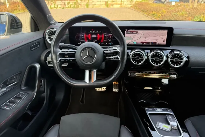 Mercedes-Benz CLA 200 din 2023 cu 54.546 km - oferta MER166667 - foto 9