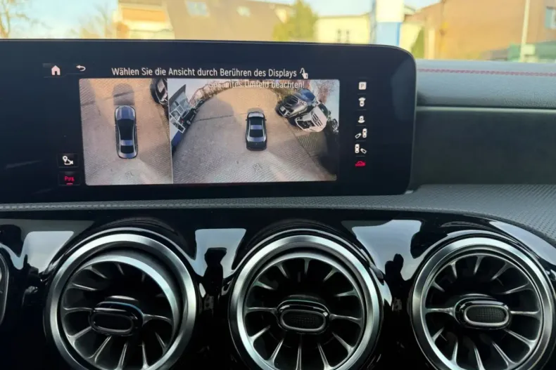 Mercedes-Benz CLA 200 din 2023 cu 54.546 km - oferta MER166667 - foto 11