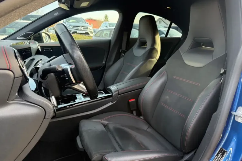 Mercedes-Benz CLA 200 din 2023 cu 54.546 km - oferta MER166667 - foto 15