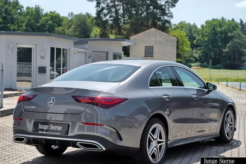 Mercedes-Benz CLA 180 din 2024 cu 22.220 km - oferta MER166670 - foto 3