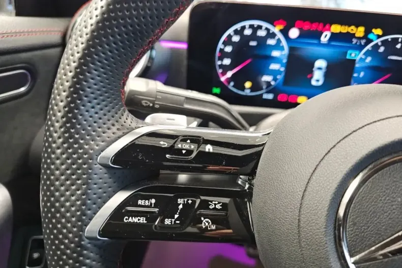 Mercedes-Benz CLA 180 din 2024 cu 12.084 km - oferta MER166672 - foto 14