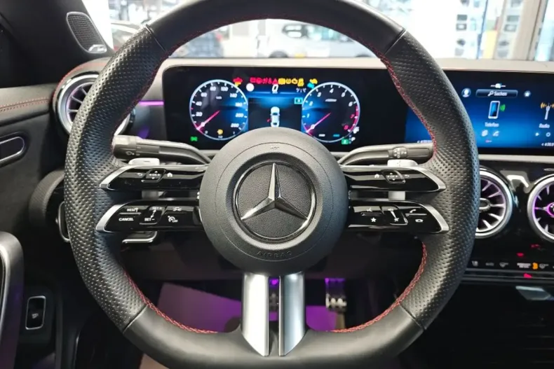 Mercedes-Benz CLA 180 din 2024 cu 12.084 km - oferta MER166672 - foto 15