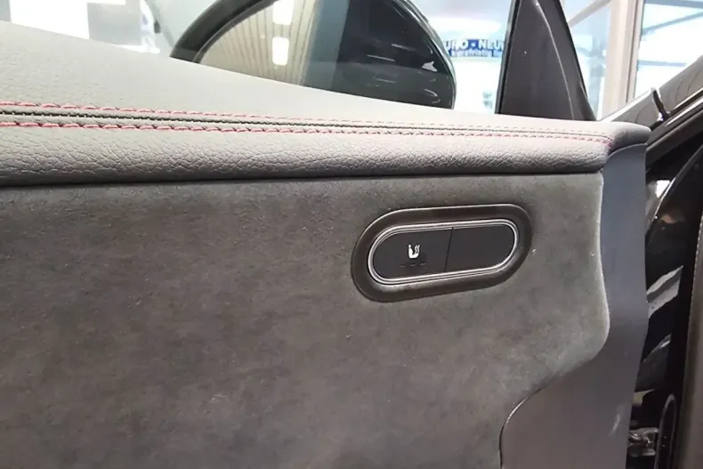 Mercedes-Benz CLA 180 din 2024 cu 12.084 km - oferta MER166672 - foto 20