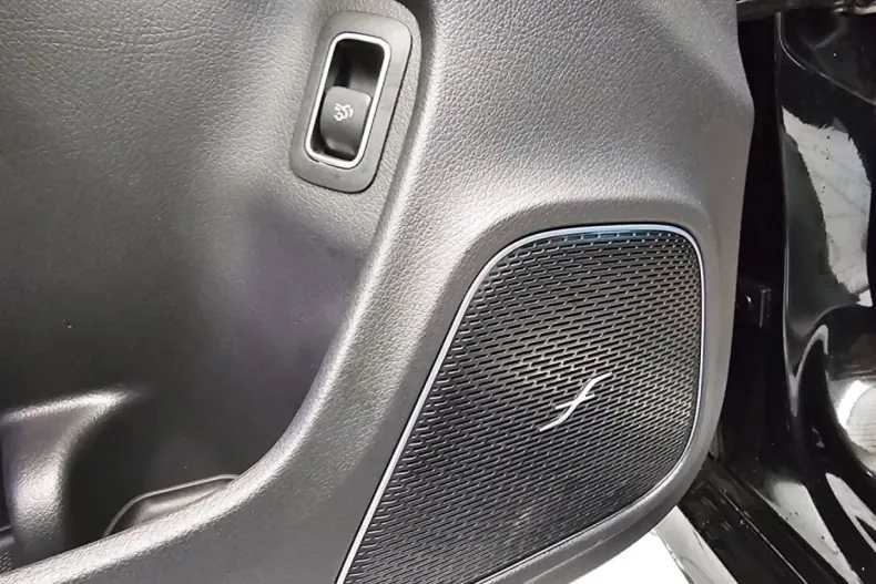 Mercedes-Benz CLA 180 din 2024 cu 12.084 km - oferta MER166672 - foto 21