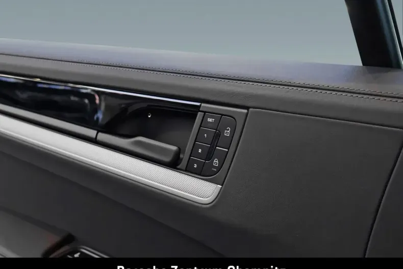 Porsche Cayenne din 2025 cu 14.800 km - oferta POR166677 - foto 24