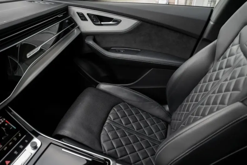 Audi Q8 din 2022 cu 85.390 km - oferta AUD166686 - foto 19