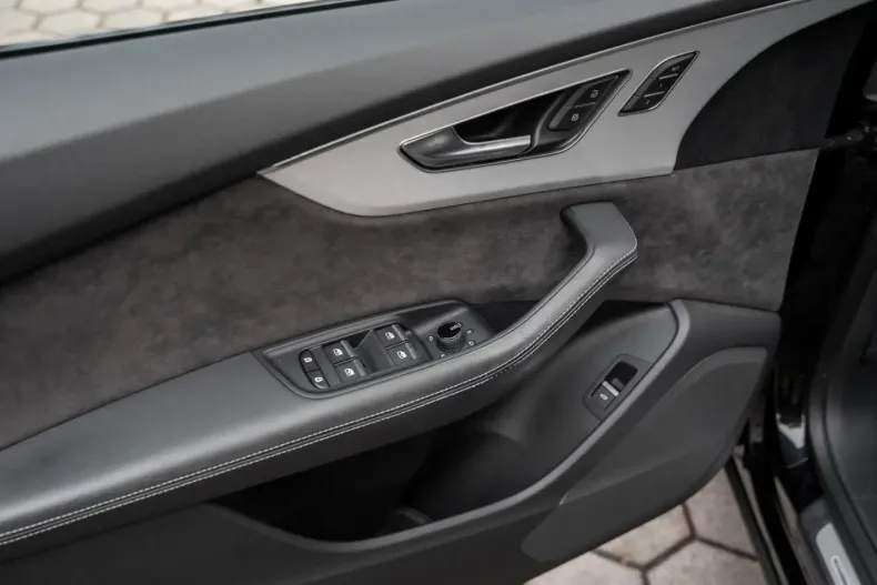 Audi Q8 din 2022 cu 85.390 km - oferta AUD166686 - foto 23