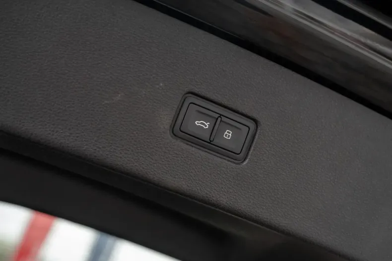 Audi Q8 din 2022 cu 85.390 km - oferta AUD166686 - foto 28