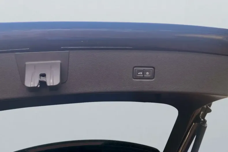 Audi Q8 din 2021 cu 96.100 km - oferta AUD166690 - foto 13