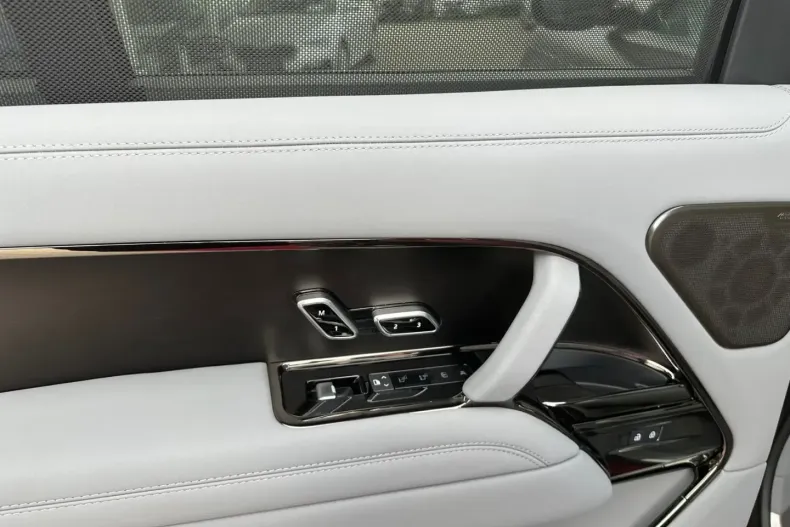 Land Rover Range Rover din 2024 cu 1.900 km - oferta LAN166707 - foto 3