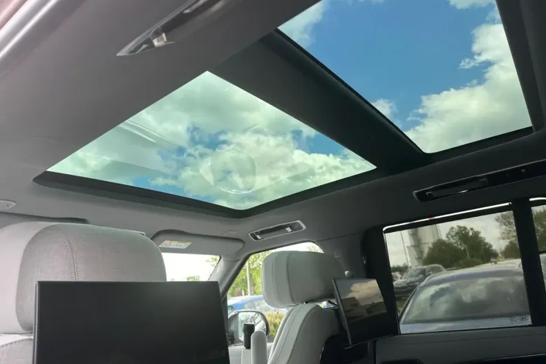 Land Rover Range Rover din 2024 cu 1.900 km - oferta LAN166707 - foto 6