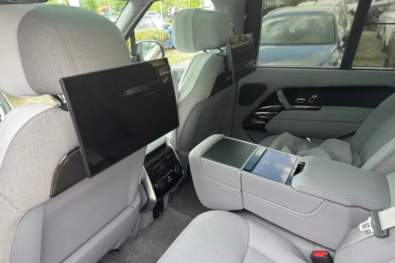 Land Rover Range Rover din 2024 cu 1.900 km - oferta LAN166707 - foto 8