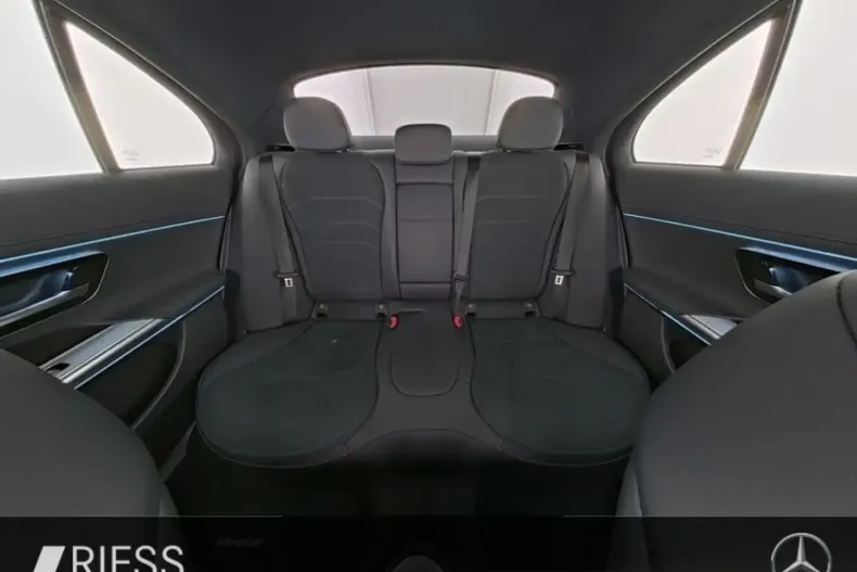 Mercedes-Benz E 300 din 2024 cu 57.288 km - oferta MER166722 - foto 7