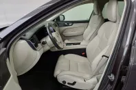 Volvo XC60 din 2022 cu 59.679 km - oferta VOL166725 - foto 4