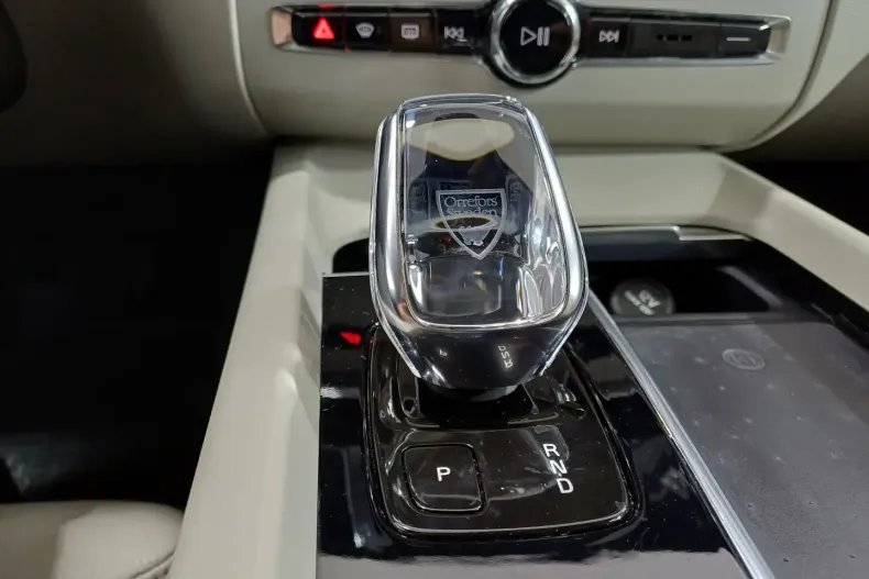 Volvo XC60 din 2022 cu 59.679 km - oferta VOL166725 - foto 25