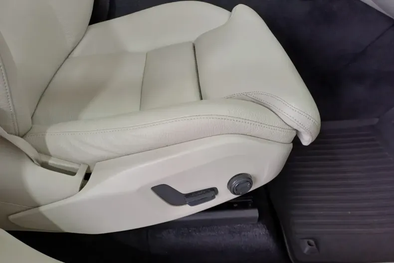 Volvo XC60 din 2022 cu 59.679 km - oferta VOL166725 - foto 26