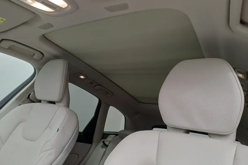 Volvo XC60 din 2022 cu 59.679 km - oferta VOL166725 - foto 38