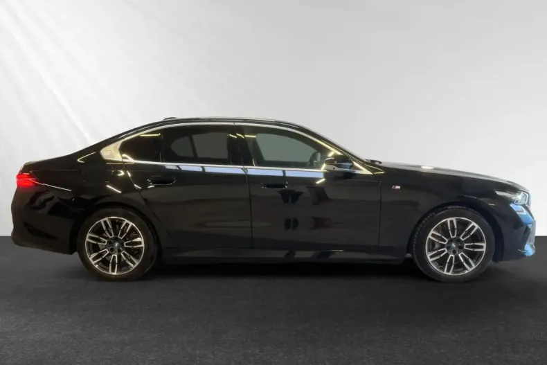 BMW 550 din 2025 cu 20.700 km - oferta BMW166732 - foto 2