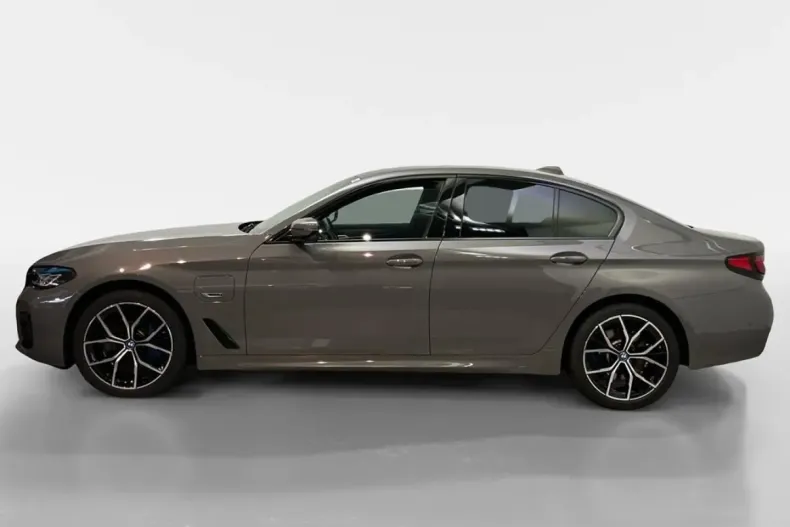 BMW 545 din 2022 cu 67.700 km - oferta BMW166733 - foto 3