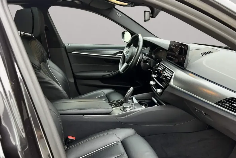 BMW 545 din 2022 cu 89.945 km - oferta BMW166737 - foto 8