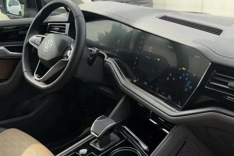 Volkswagen Touareg din 2024 cu 10.999 km - oferta VOL166738 - foto 24