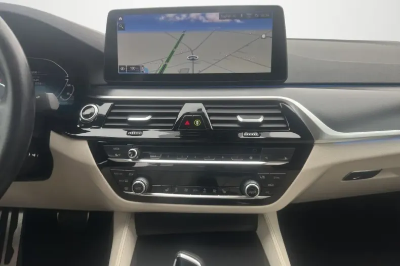 BMW 545 din 2022 cu 73.549 km - oferta BMW166740 - foto 17