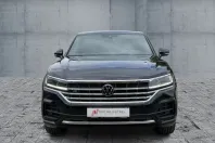 Volkswagen Touareg din 2022 cu 77.448 km - oferta VOL166741 - foto 2