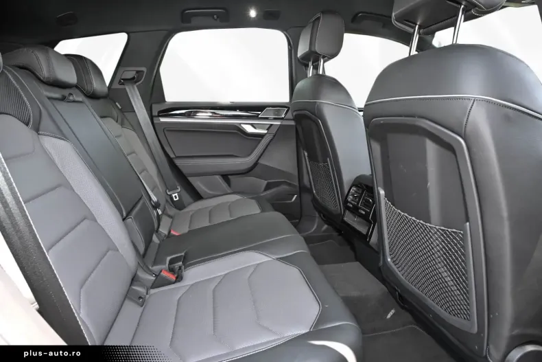 Volkswagen Touareg din 2023 cu 64.923 km - oferta VOL166742 - foto 6