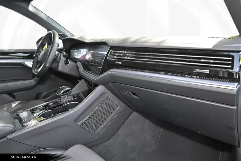 Volkswagen Touareg din 2023 cu 64.923 km - oferta VOL166742 - foto 9