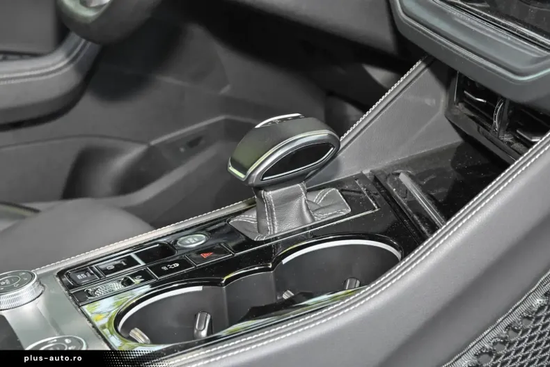 Volkswagen Touareg din 2023 cu 64.923 km - oferta VOL166742 - foto 11