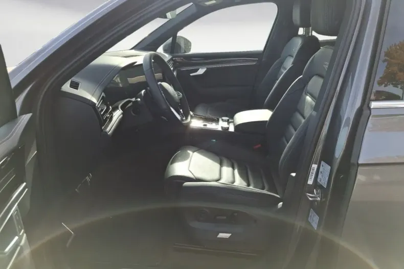 Volkswagen Touareg din 2025 cu 27.063 km - oferta VOL166743 - foto 7