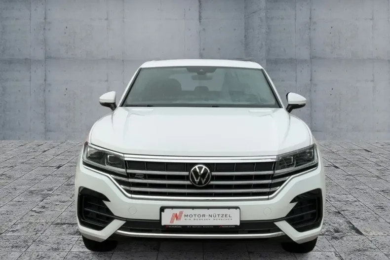 Volkswagen Touareg din 2022 cu 81.238 km - oferta VOL166744 - foto 2