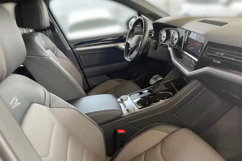 Volkswagen Touareg din 2022 cu 99.989 km - oferta VOL166746 - foto 13