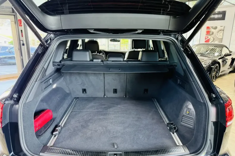 Volkswagen Touareg din 2022 cu 92.852 km - oferta VOL166748 - foto 11