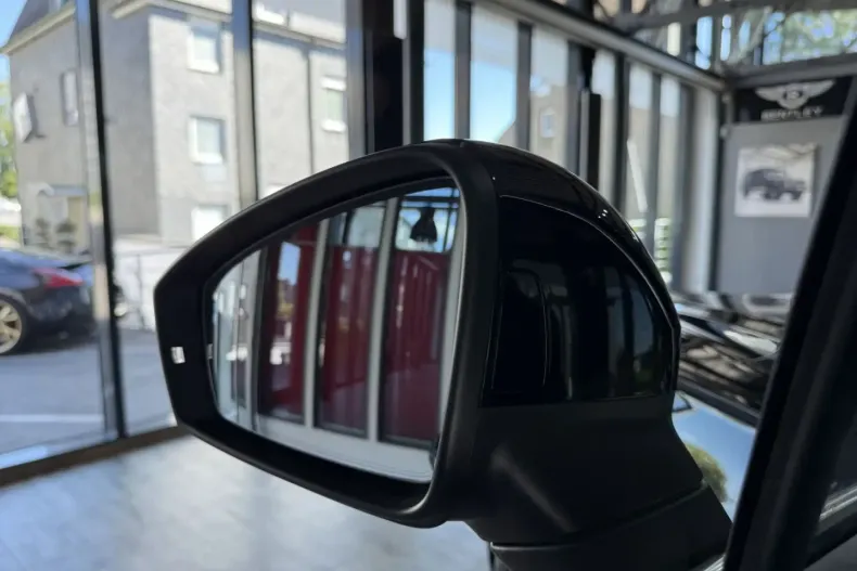 Volkswagen Touareg din 2022 cu 92.852 km - oferta VOL166748 - foto 21