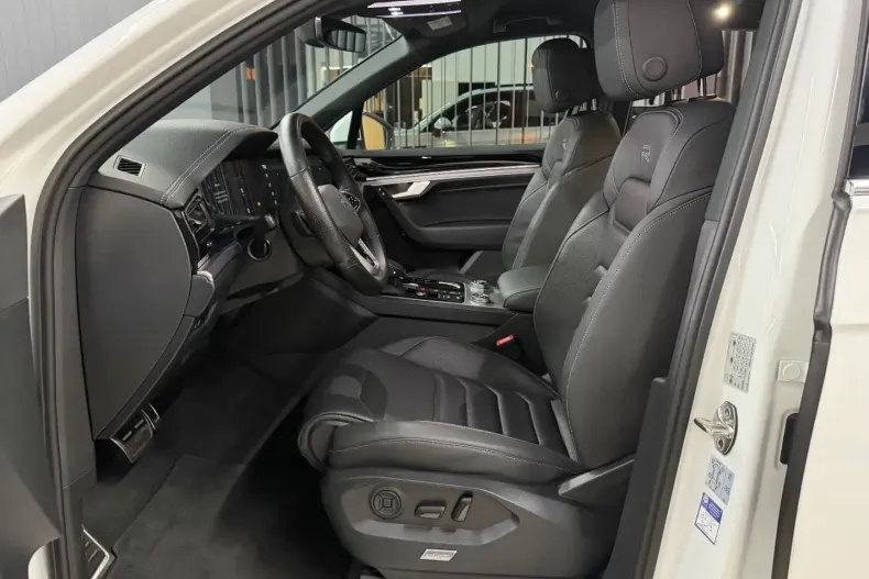 Volkswagen Touareg din 2022 cu 64.100 km - oferta VOL166750 - foto 14