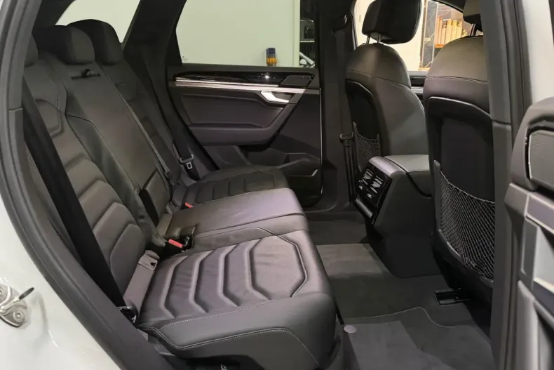 Volkswagen Touareg din 2022 cu 64.100 km - oferta VOL166750 - foto 20