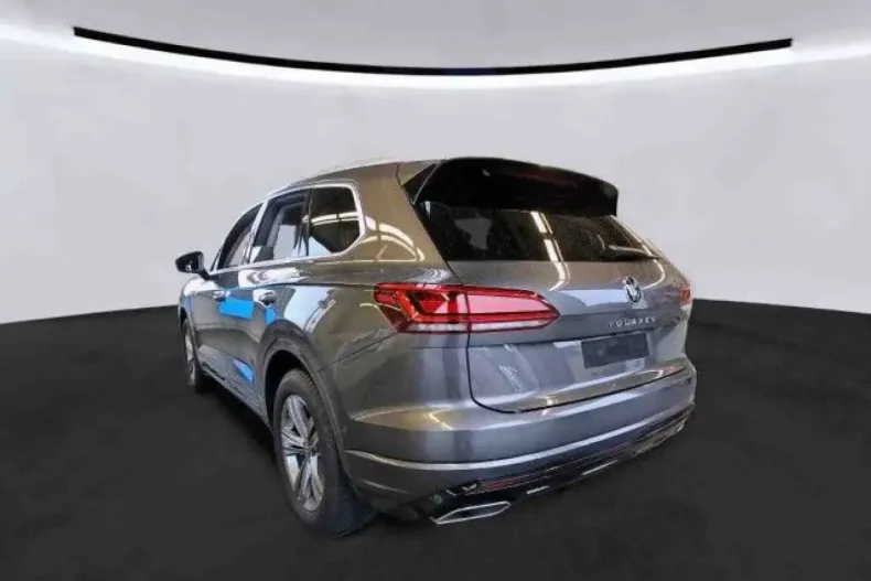 Volkswagen Touareg din 2022 cu 51.918 km - oferta VOL166754 - foto 2