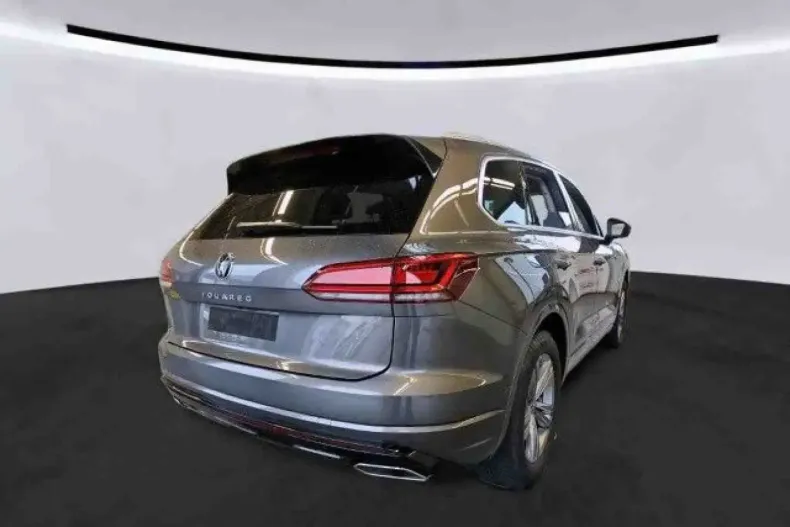 Volkswagen Touareg din 2022 cu 51.918 km - oferta VOL166754 - foto 3