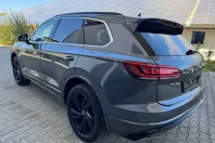 Volkswagen Touareg din 2022 cu 62.112 km - oferta VOL166760 - foto 4