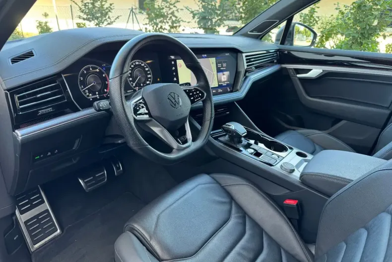 Volkswagen Touareg din 2022 cu 62.112 km - oferta VOL166760 - foto 9